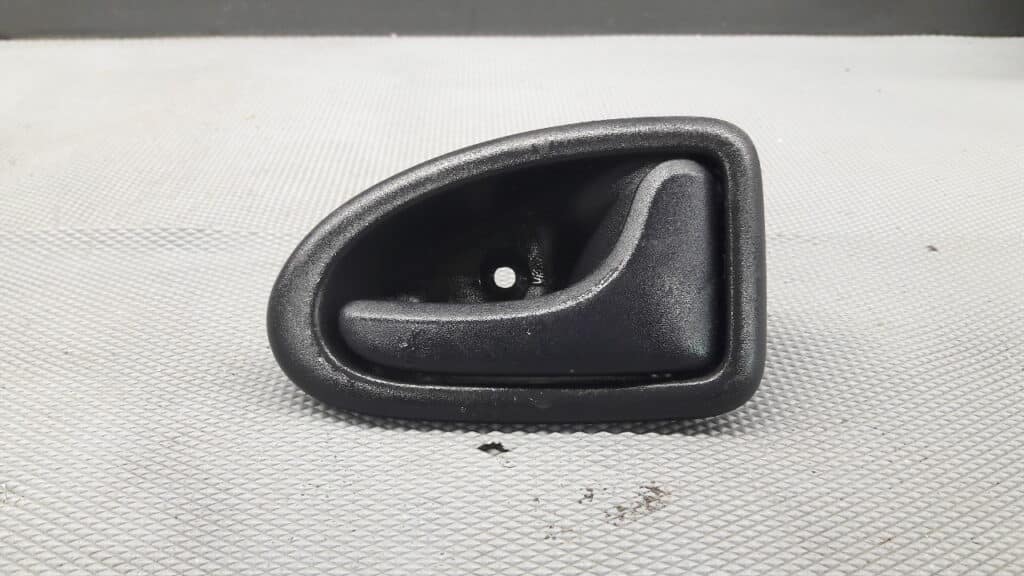 8200028995 klamka prawy przod Renault Megane I