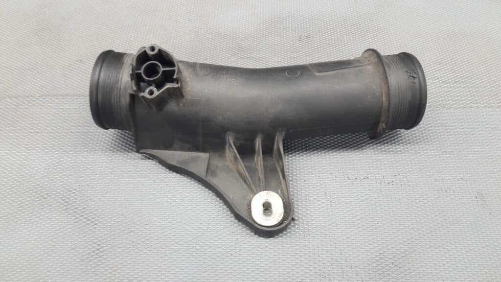 8K0145673E rura INTERCOOLERA AUDI A4 B8 2.7 3.0