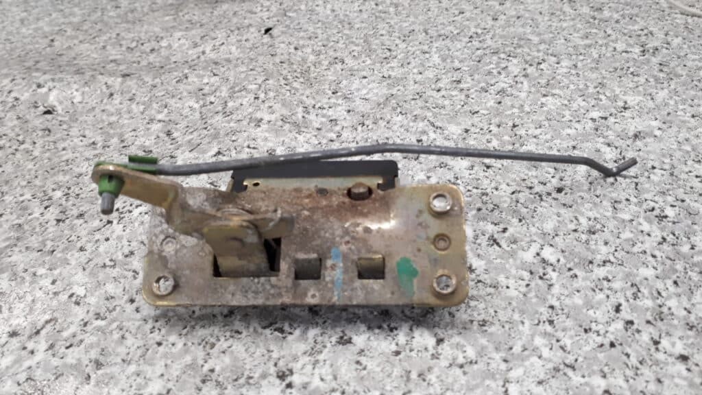 zamek tylnej klapy kombi opel astra II