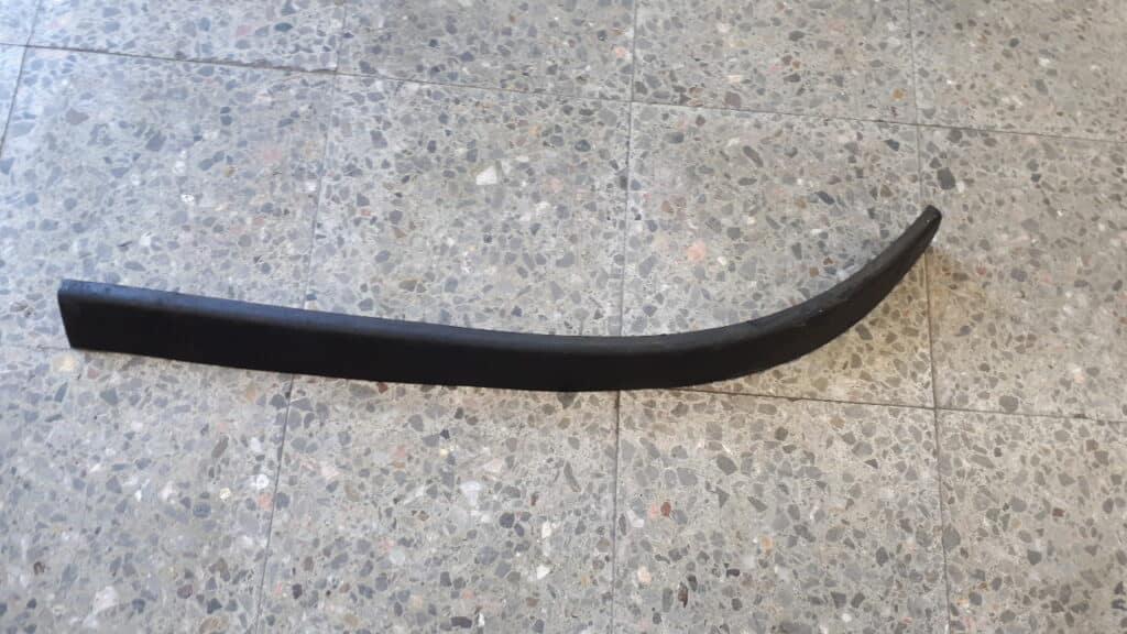 9116138 spojler dokładka prawy Opel Corsa C 00-03
