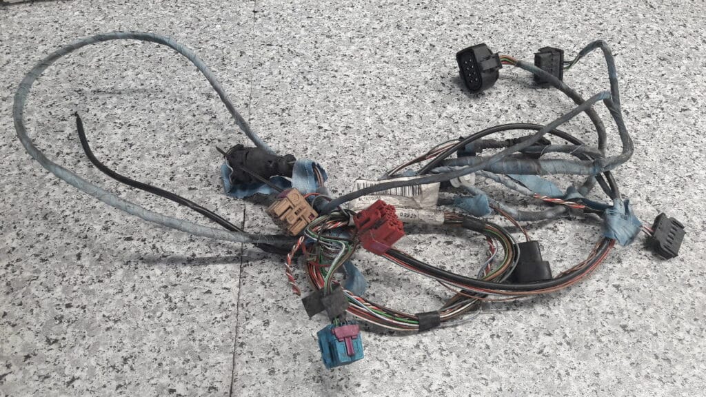 8L1971036AA instalacja drzwi prawy przod audi a3 8l