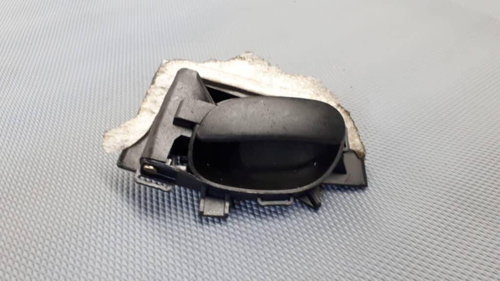 9623698077 Klamka drzwi prawy przod Peugeot 206CC