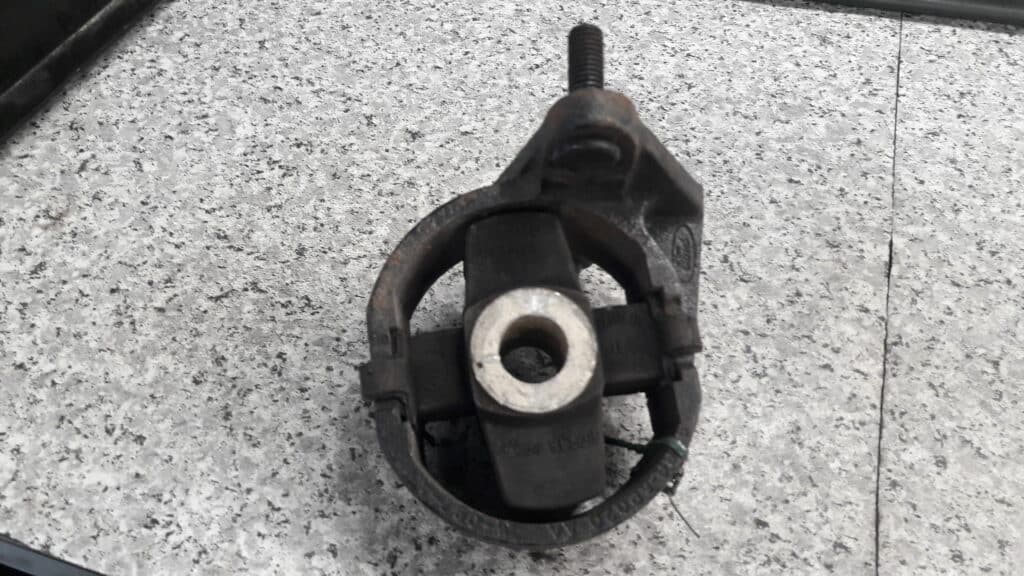 97bb-6p081-ad poduszka silnika ford mondeo mk2