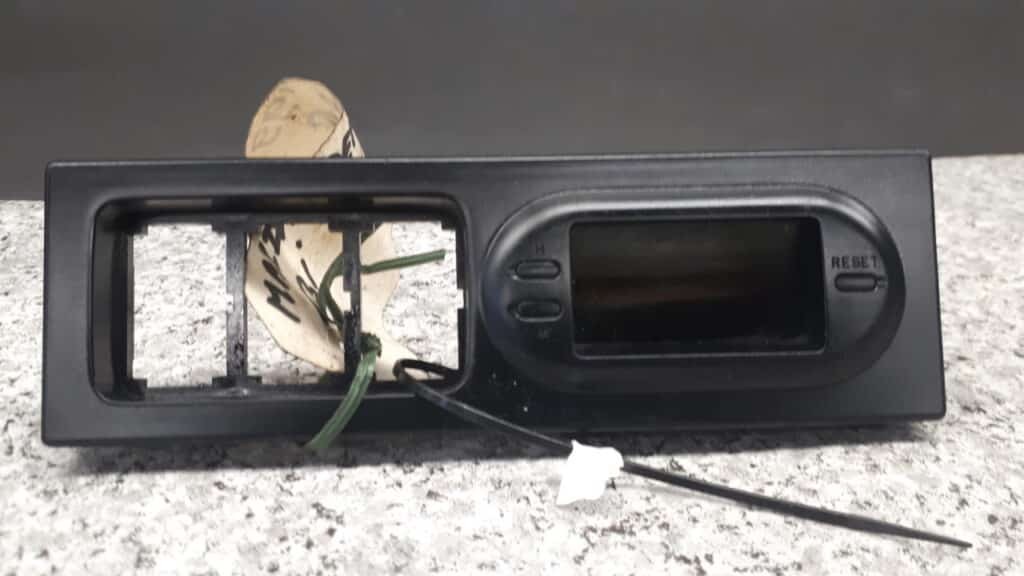 wyswietlacz zegarek mazda demio 99R