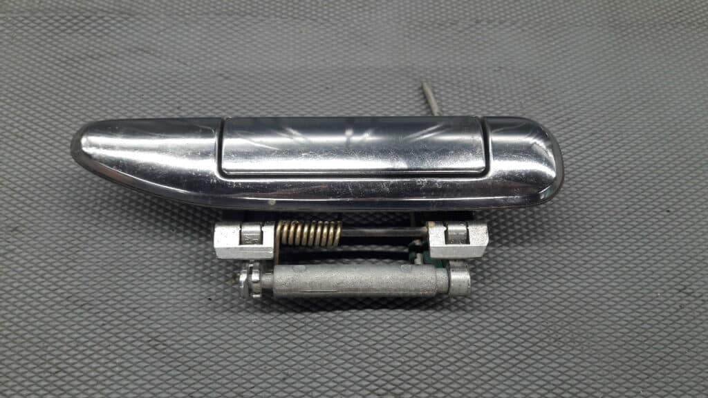 SA830018 klamka drzwi zewnetrznych prawy tyl Nissan Primera P11