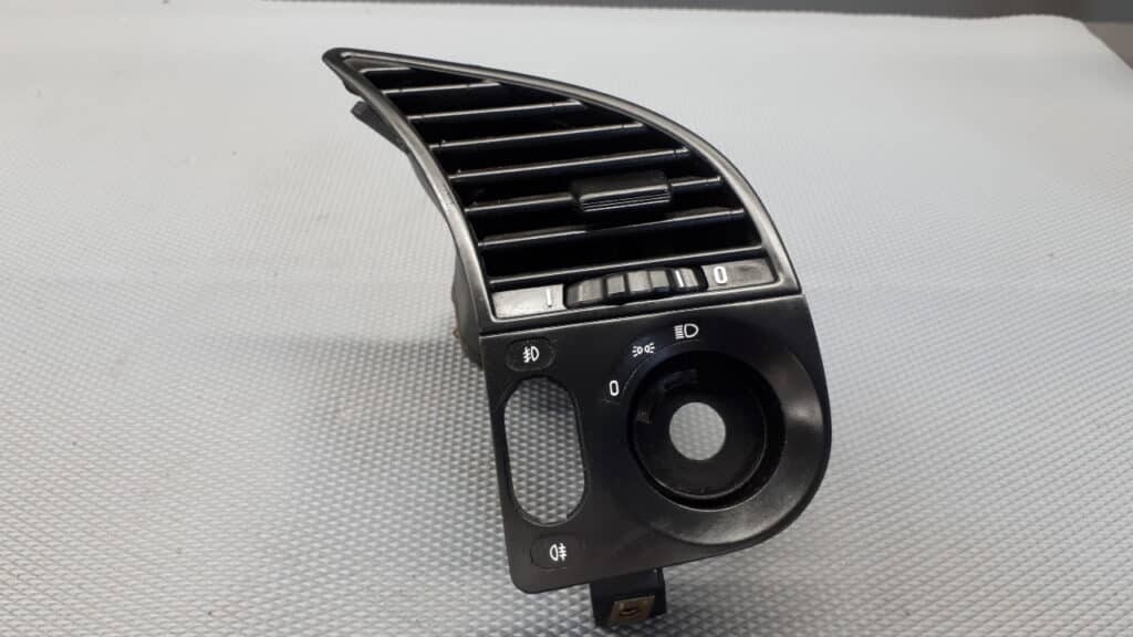 E366422 Kratka nawiewu prawa bmw e36 anglik