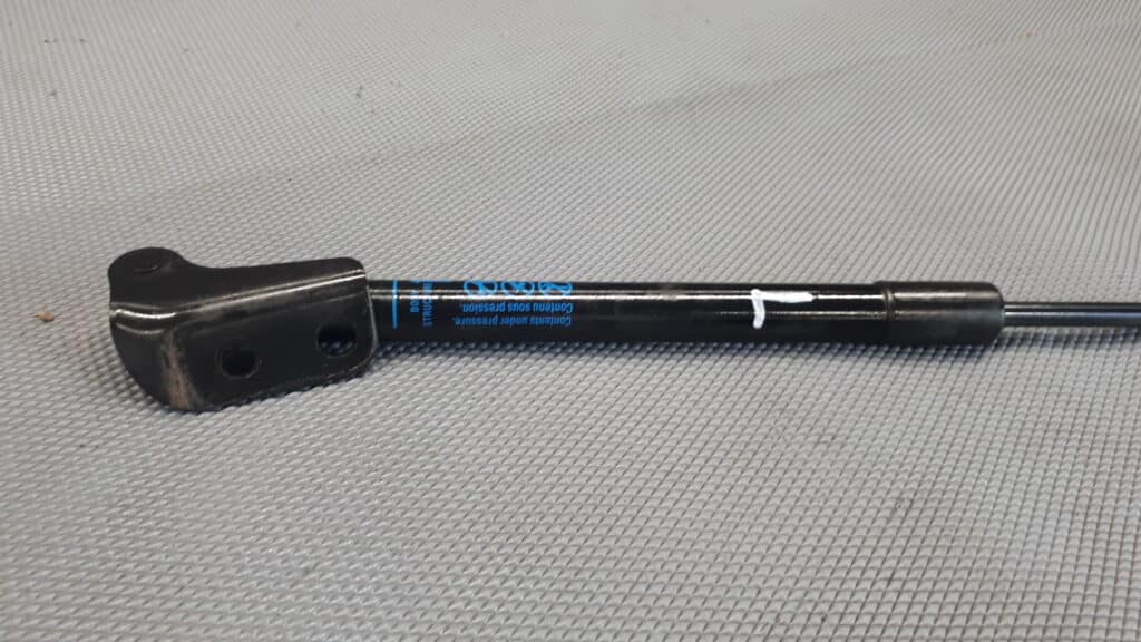 42400105 siłownik klapy bagażnika lewy Opel Karl 17r