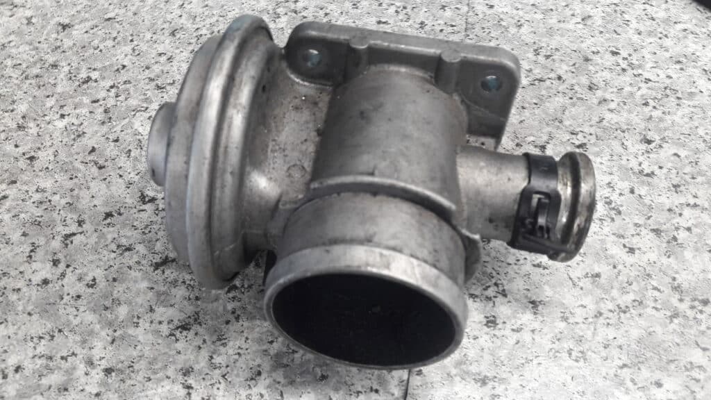 7785789 zawor egr bmw e46 2.0d