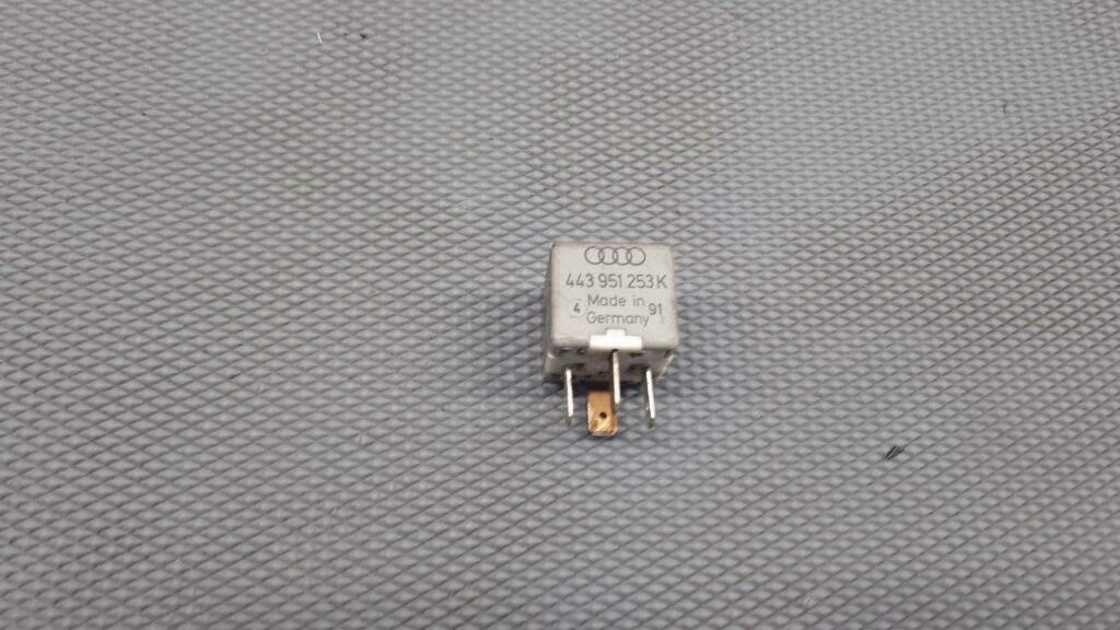 443951253K przekaznik 214 audi skoda seat