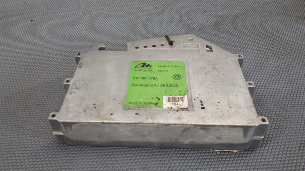 1H0907379A sterownik abs vw golf III 2.0 91R