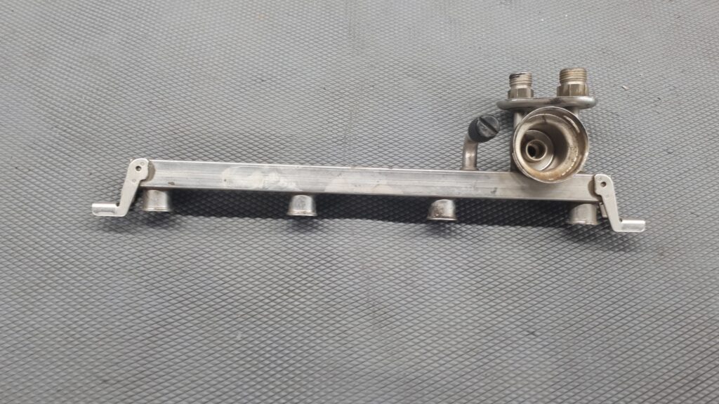 0280151045 listwa wtryskowa opel corsa B 1.2I 16V