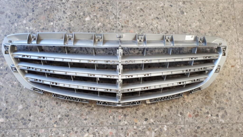 A2058806501 atrapa grill  MERCEDES W205 S205