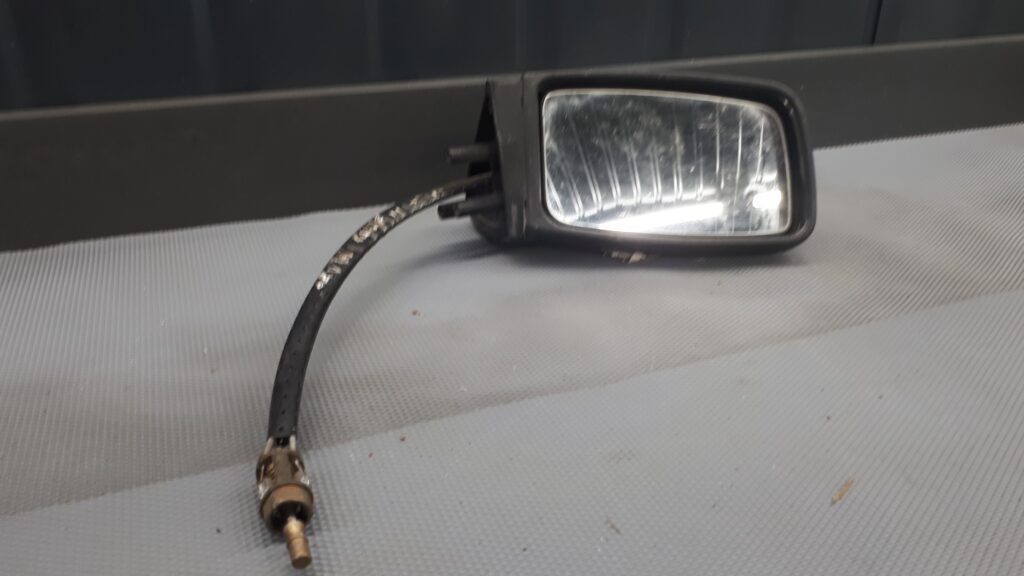 121857502 lusterko prawe skoda octavia II