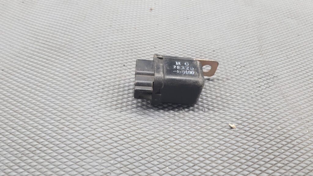 26320-D0100 przekaznik 12V 15A NISSAN