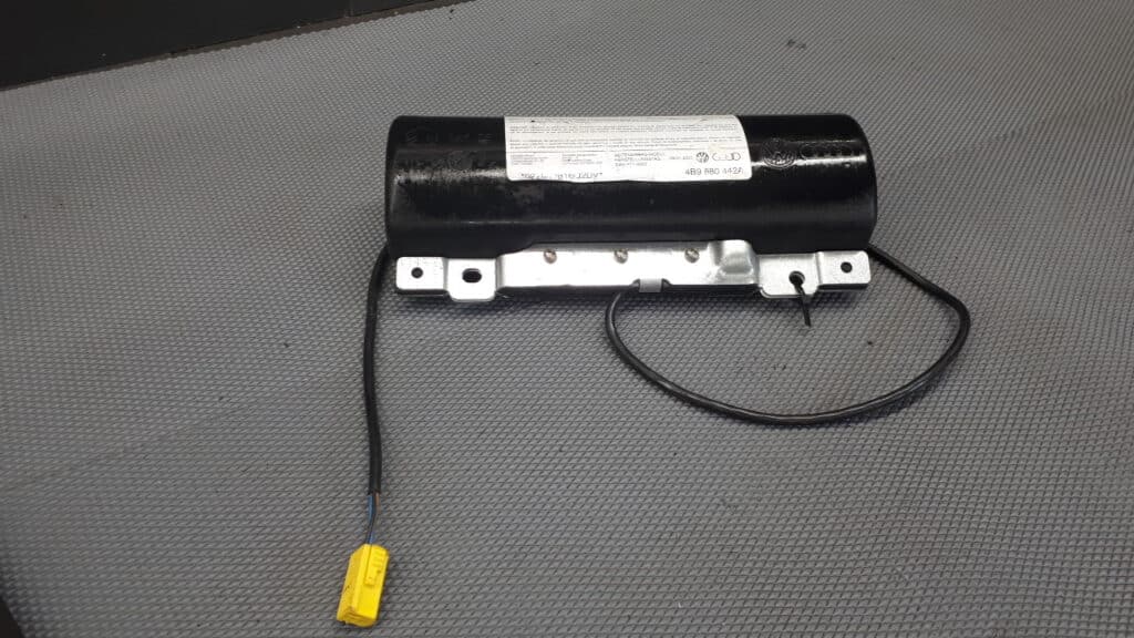 4B9880442A poduszka airbag boczna tylna prawa aud a6 c5