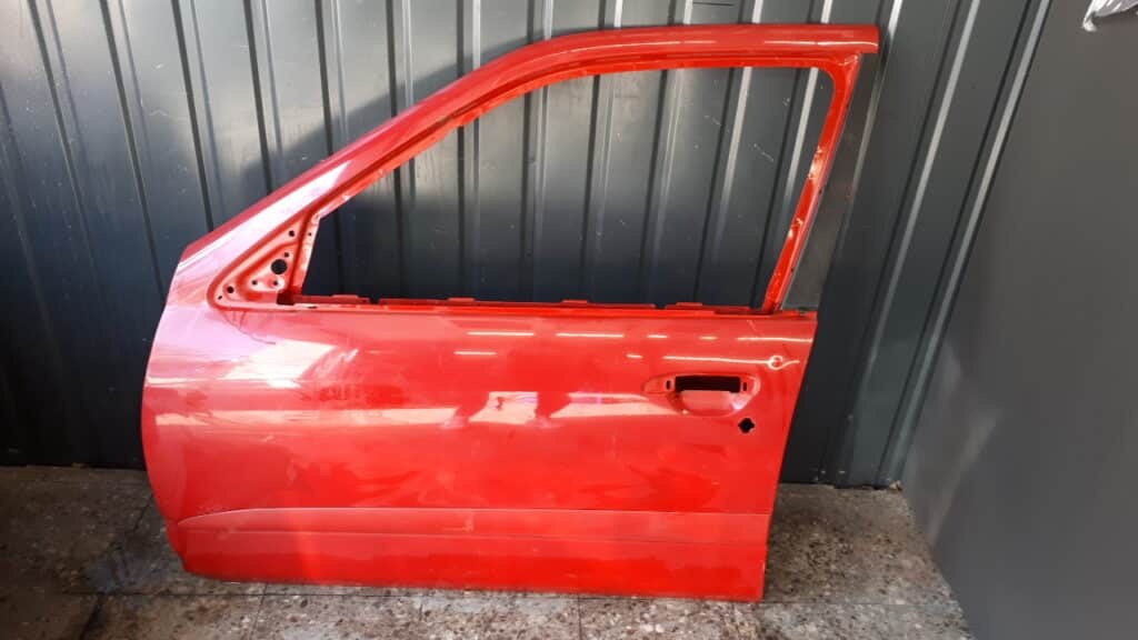 Drzwi lewy przód Nissan Primera P11 czerwone