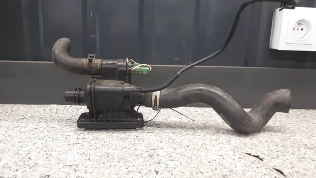 9654393880a obudowa termostatu citroen c3 1.4hdi