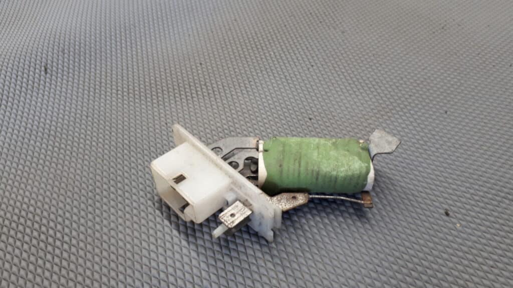 Rezystor dmuchawy powietrza opel astra I 97r