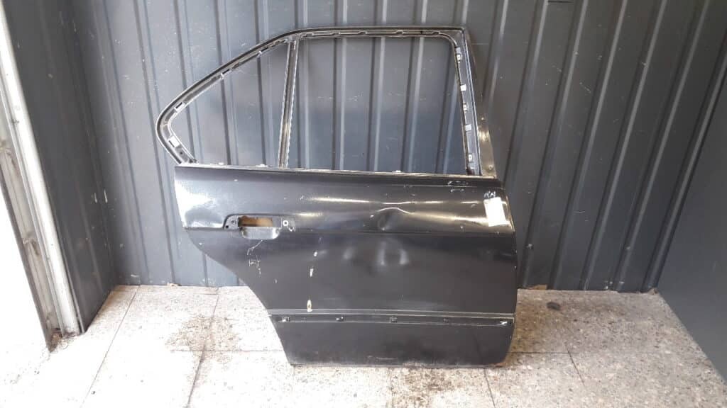 drzwi prawy tyl BMW E34