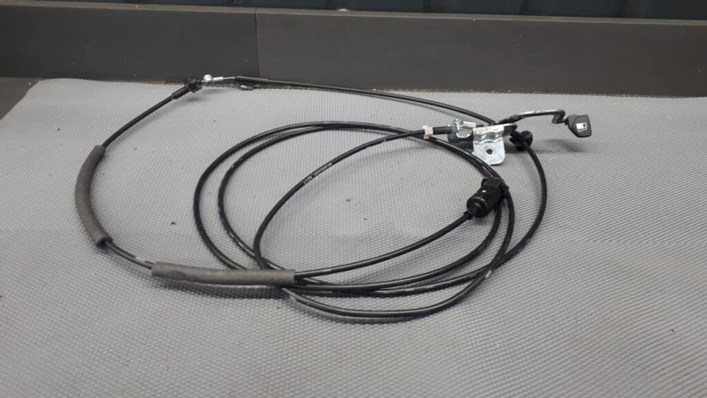 Linka otwierania wlewu paliwa Opel Karl 17r