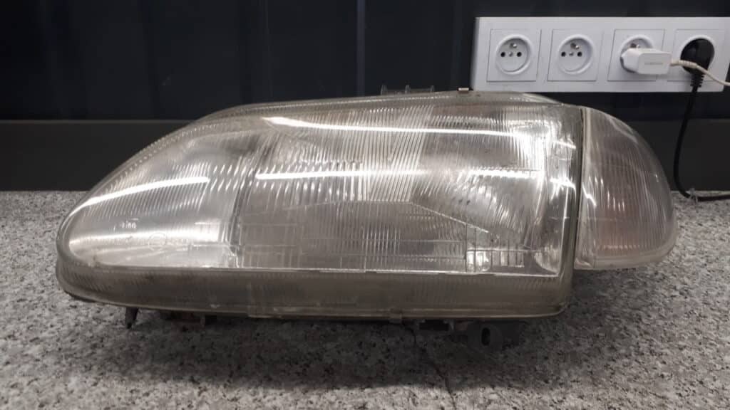 reflektor lewy renault megane I