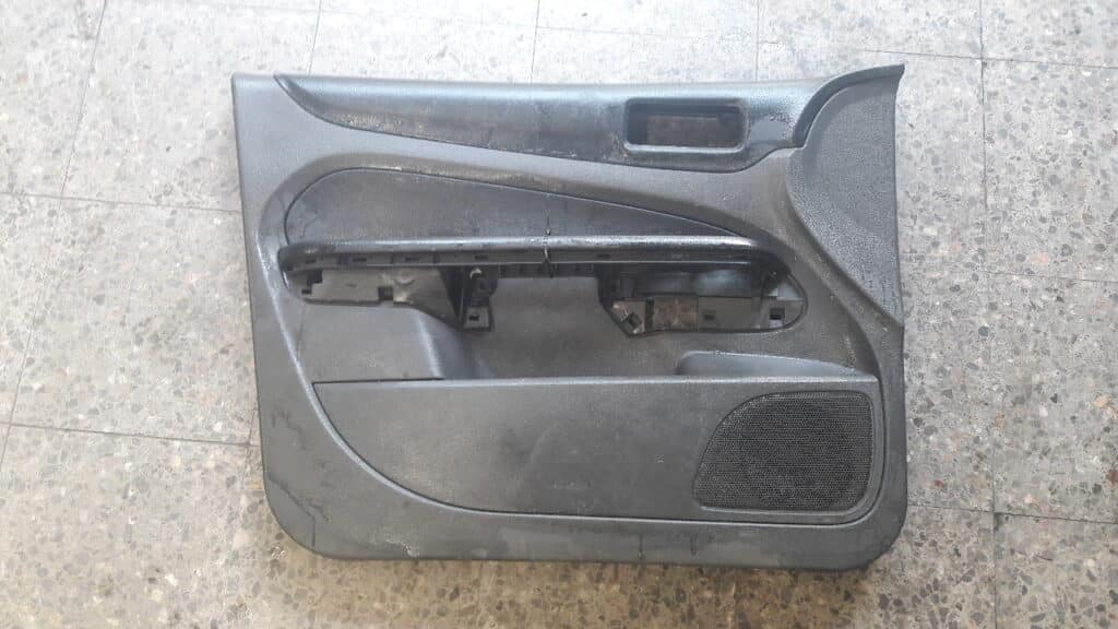 4M51-A23943-C tapicerka lewy przód focus mk2