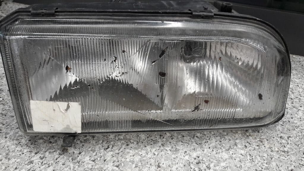14200600 Rreflektor prawy volvo 850