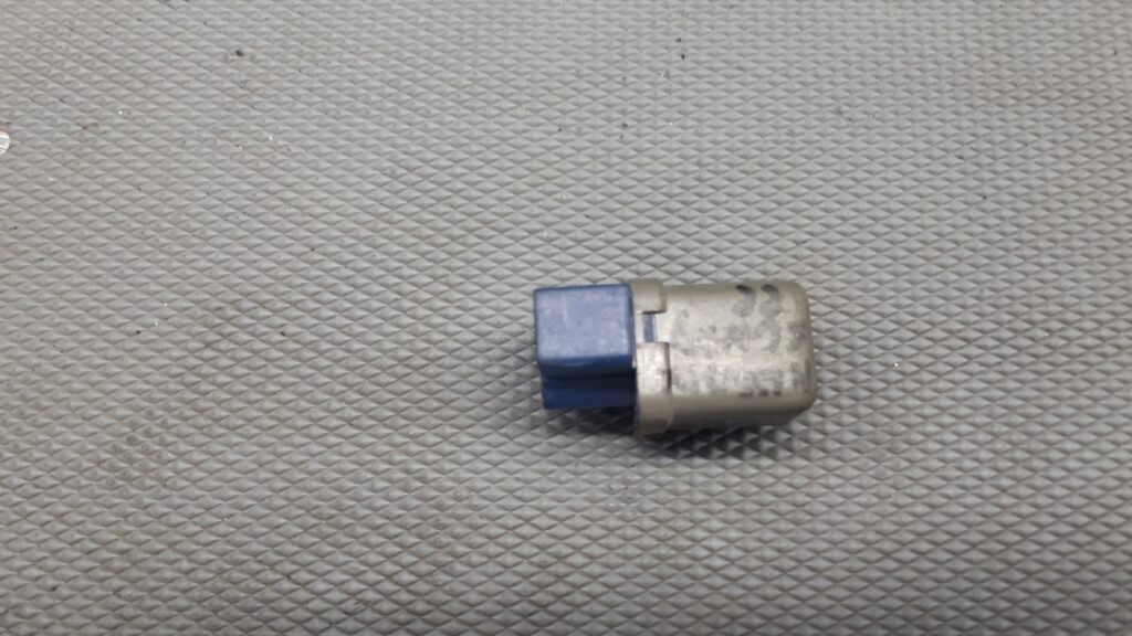 25630-c9961 przekaznik modul nissan primera 3pin