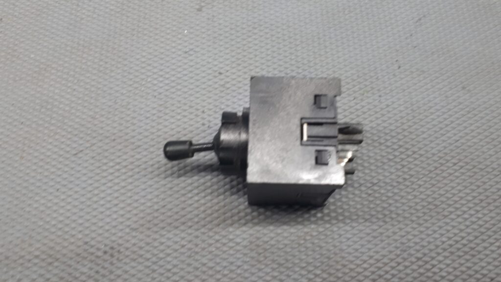 86AB18972BA przelacznik lusterek ford sierra 89r