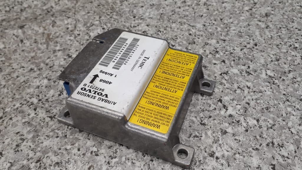 9472731D     SENSOR AIRBAG  VOLVO C 70