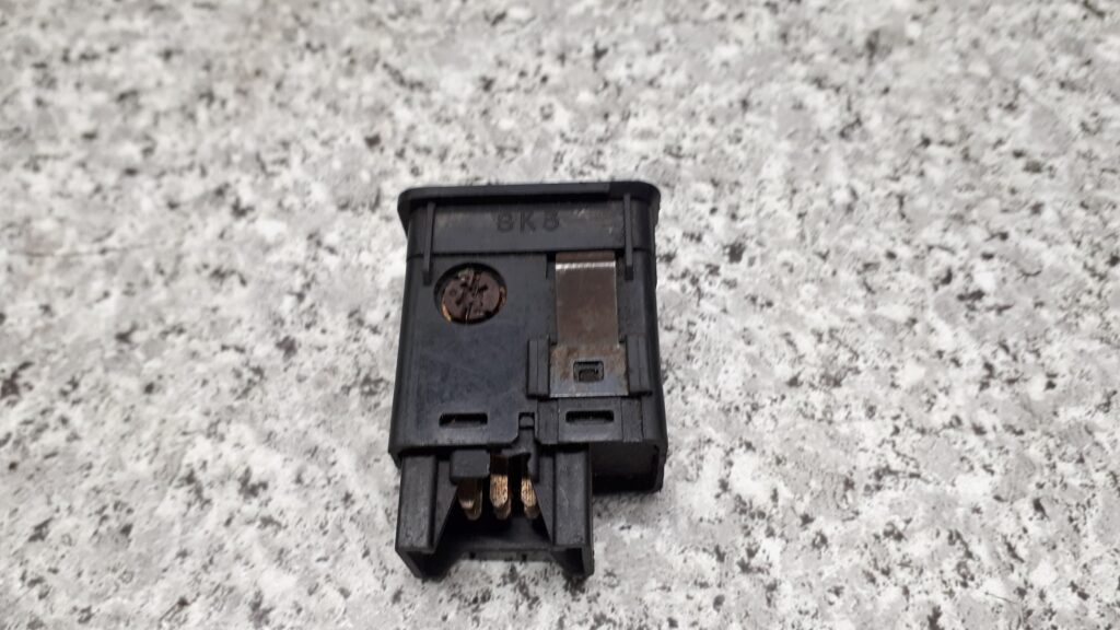 M10585 włącznik awaryjnych ROVER 400 600