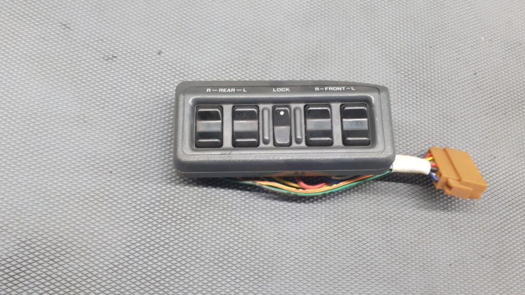panel szyb subaru 1800 88R