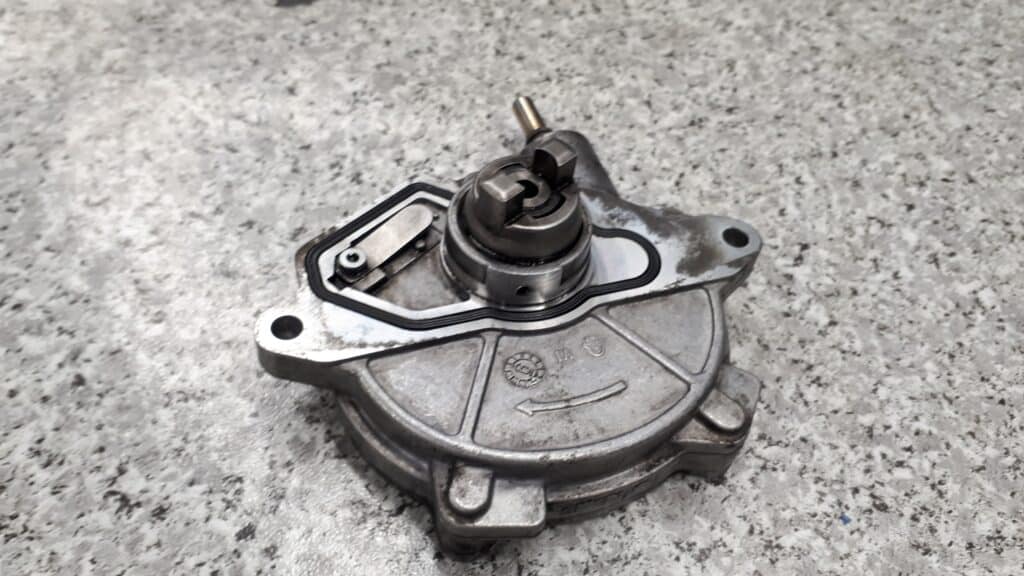 A6402300365 pompa vacum MERCEDES W245 2.0 CDI