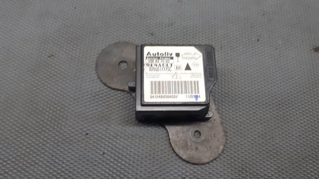 8200017775C czujnik airbag renault  VELSATIS 2004r