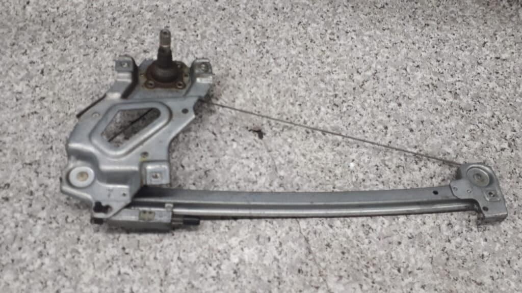 893839400 mechanizm szyby prawy tyl audi 80 b4