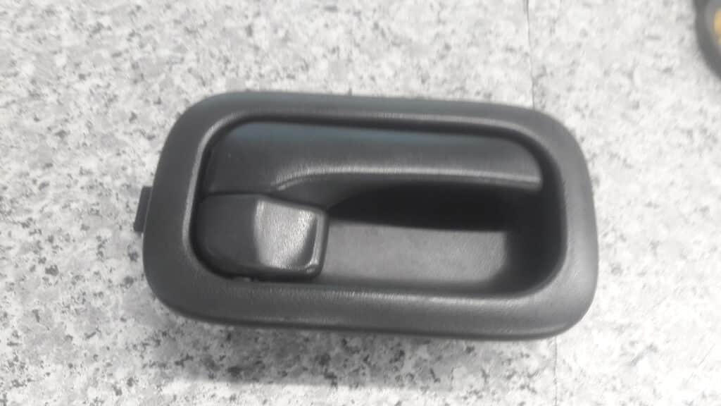 klamka prawy przod nissan xtrail