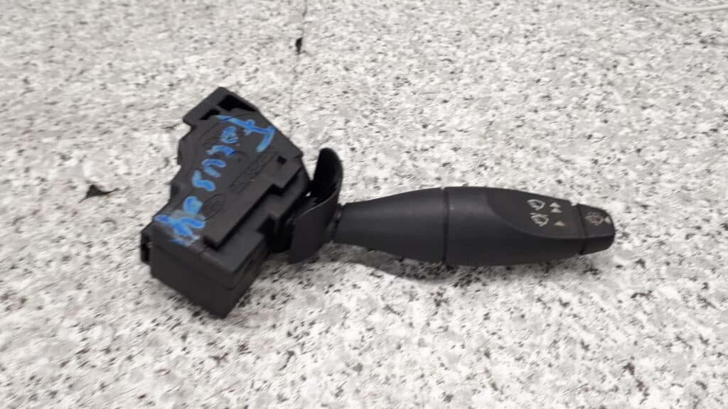 przełącznik wycieraczek focus mk2