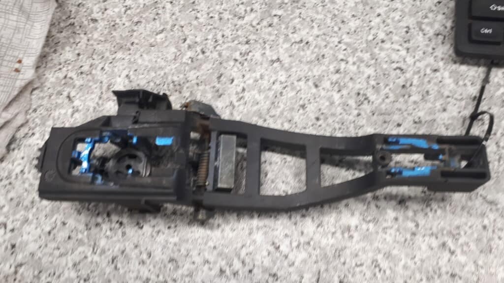 3m51r224a36ad  stelaż klamki prawy przód ford c-max