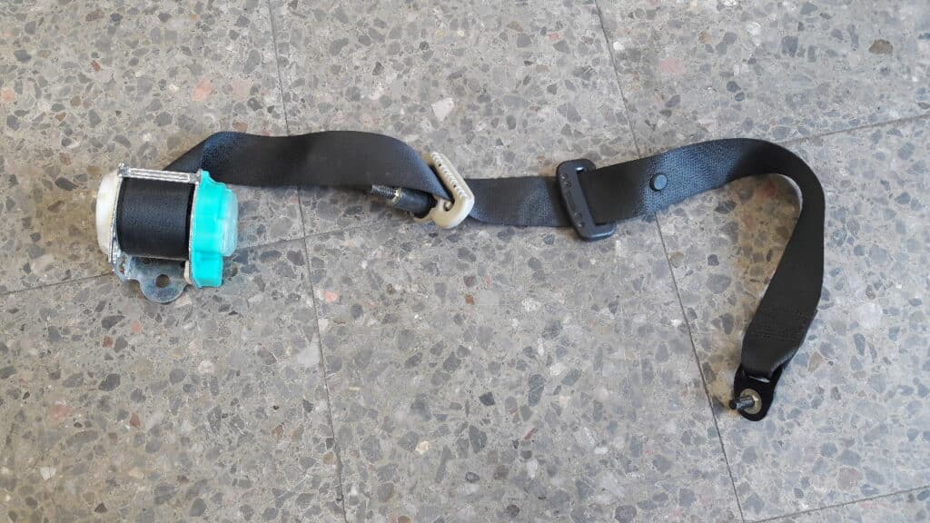 888449U05A pas prawy tyl nissan note o6r
