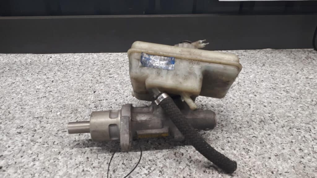 1162036 pompa hamulcowa bmw e36 2.2