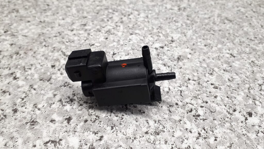 72220400 zawór podciśnienia NISSAN VANETTE SERENA