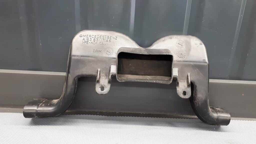 a1638311746 prowadnica kanalu wlotu powietrza mercedes w163