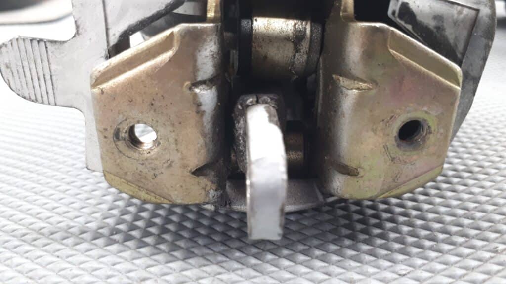 8163986 ogranicznik drzwi prawy  tyl  BMW E39