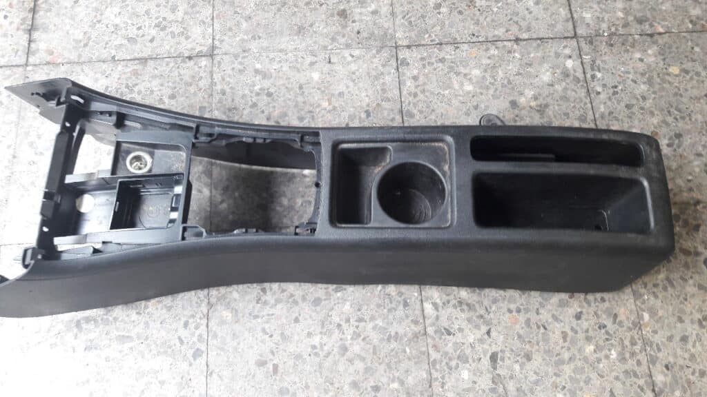 1696800350 tunel środkowy mercedes w169