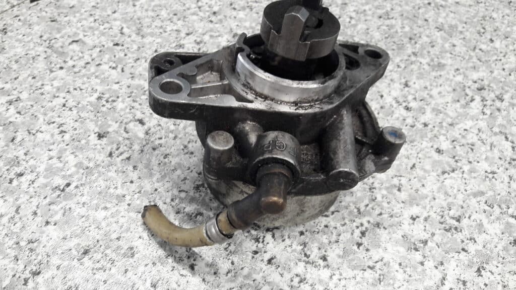 73501358 pompa vacum opel corsa d 1.3 cdti 05r