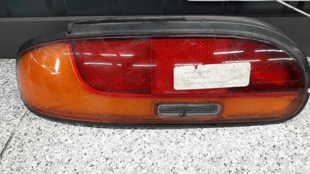 220-63332 lampa lewa nissan 100 nx b13 91r