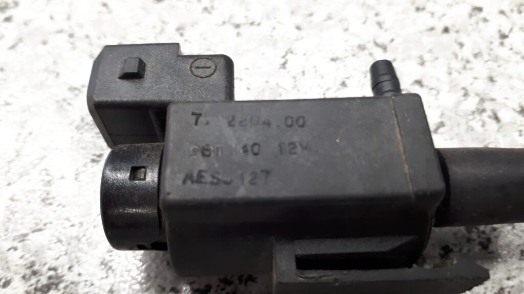 72220400 zawór podciśnienia NISSAN VANETTE SERENA