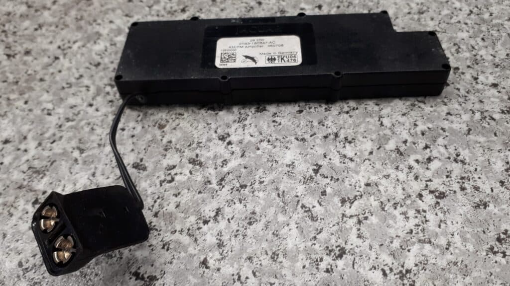 2R83-18C847-AC wzmacniacz antenowy JAGUAR S-TYPE