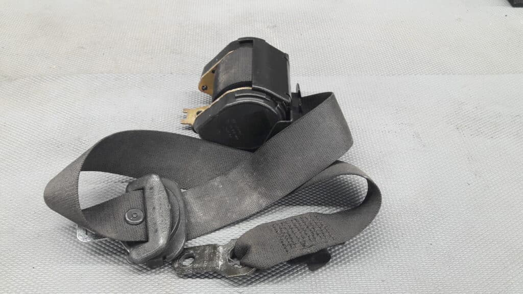 8162704 pas bezpieczenstwa prawy przod BMW E39