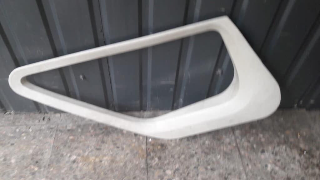 1308564070 ramka szyby prawa fiat ducato III